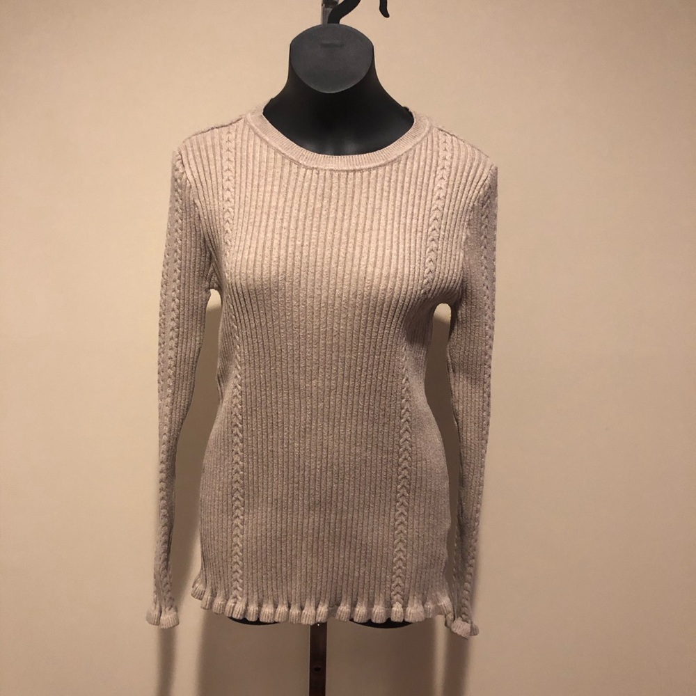5/$25 Olivia Warren Sweater